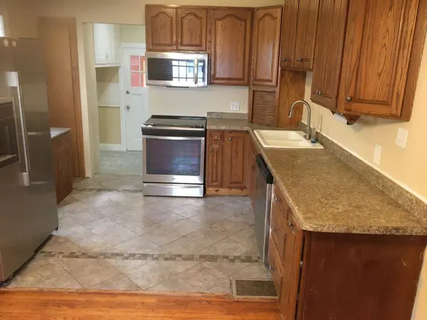 1332 Emilie Street, Green Bay, WI 54307-3112