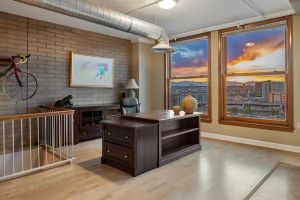 M & N,,2245 N Blake St # L