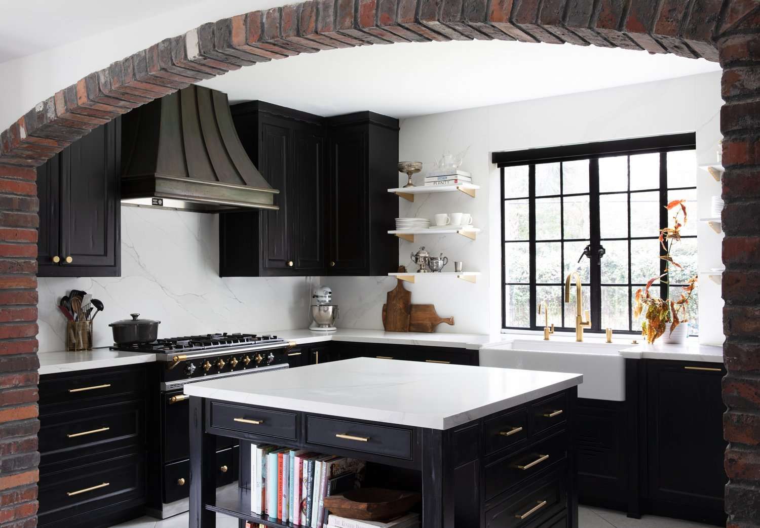 black kitchen cabinets