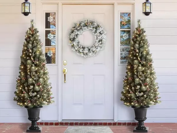 Should You List or Wait? Why the Holidays Might Be a Better Time to Sell Than You Think