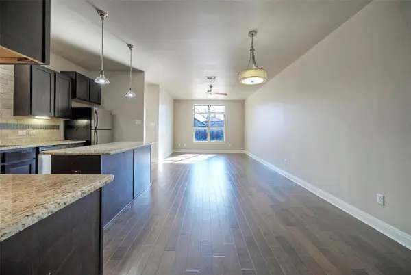 700 Applewood DR #E, Pflugerville, TX 78660