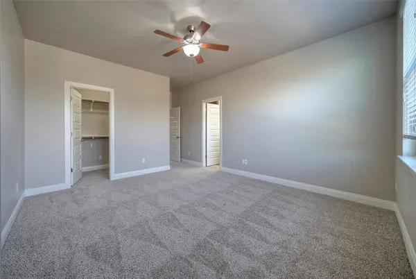 700 Applewood DR #E, Pflugerville, TX 78660