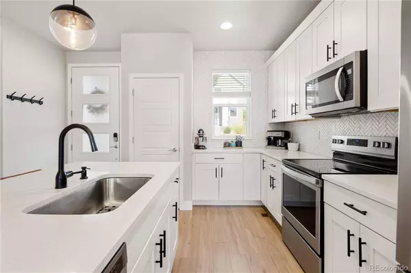 6225 Sweetbriar CT, Castle Pines, CO 80108