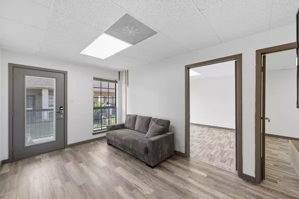 13740 Research BLVD #R Unit 2, Austin, TX 78750