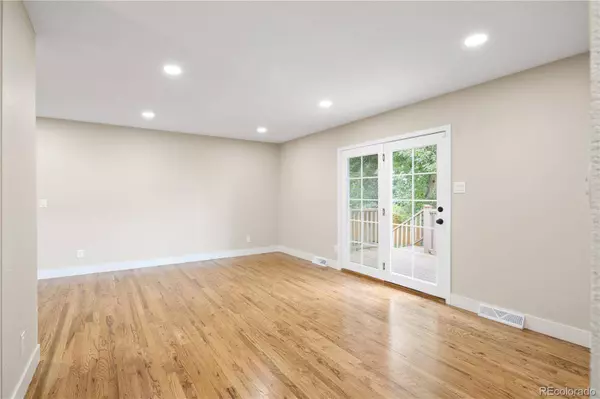 958 S Routt CT, Lakewood, CO 80226