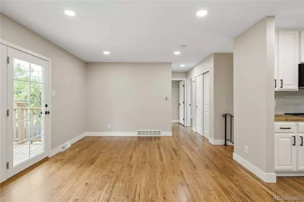 958 S Routt CT, Lakewood, CO 80226