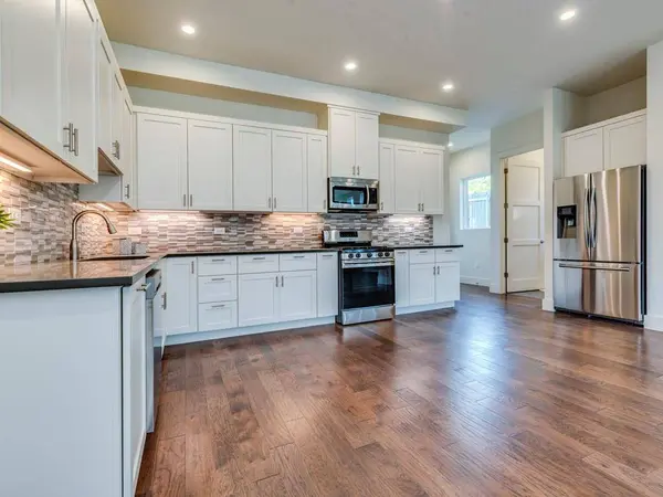 6412 Carson RDG #B, Austin, TX 78741