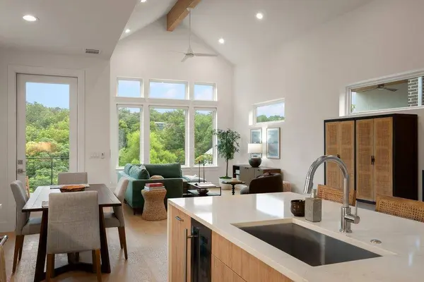 900 S 2nd ST #3, Austin, TX 78704