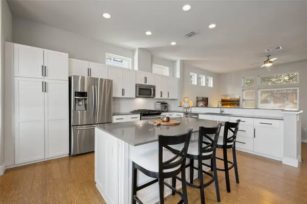 2804 S 5th ST #A, Austin, TX 78704
