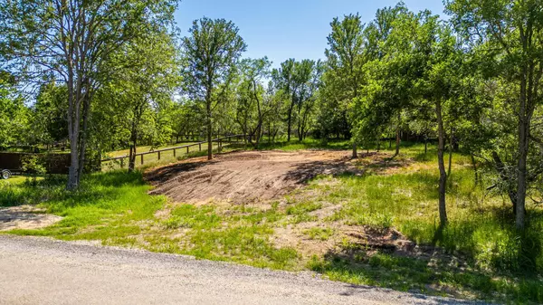 281 Nene LN, Bastrop, TX 78602