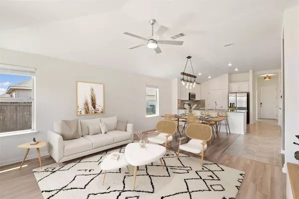 125 Evening Dusk DR, Kyle, TX 78640