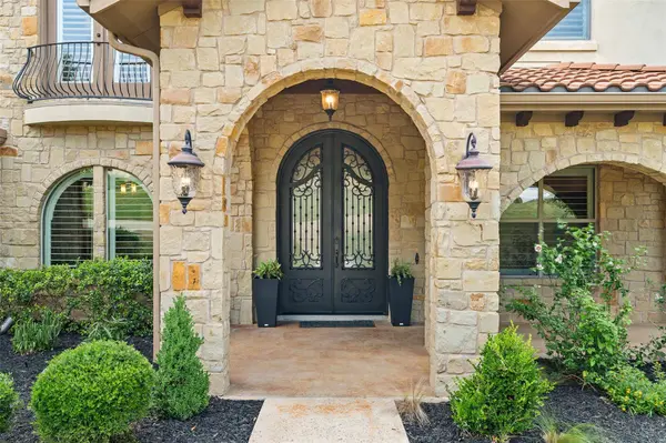 303 Bella Montagna CIR, Austin, TX 78734