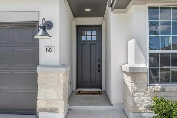 192 Yarbrough DR, Dripping Springs, TX 78620