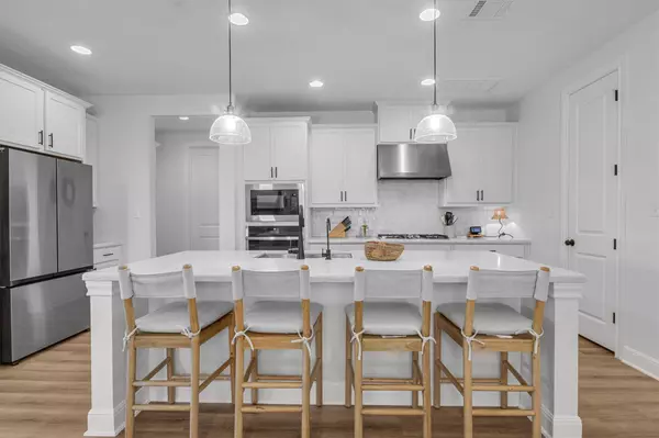 192 Yarbrough DR, Dripping Springs, TX 78620