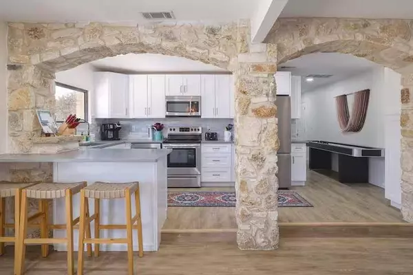 17708 Cherry LN, Lago Vista, TX 78645