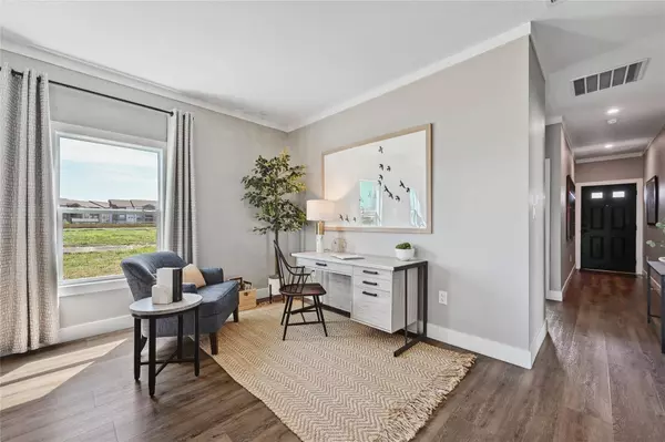 2015 Applewood DR, Lockhart, TX 78644