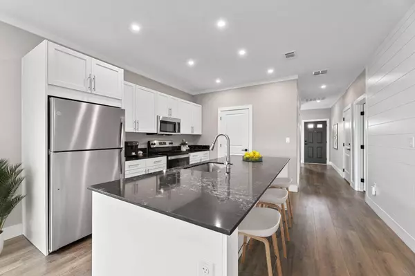 2028 Applewood DR, Lockhart, TX 78644