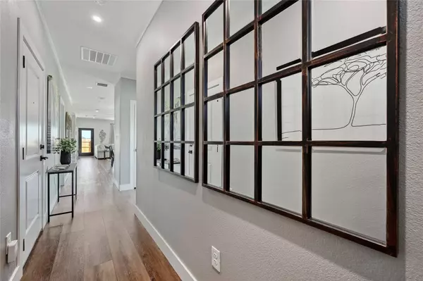 2015 Applewood DR, Lockhart, TX 78644