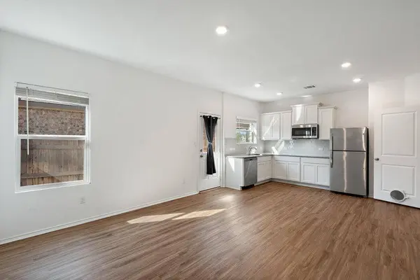 266 George Neggan LN, Bastrop, TX 78602