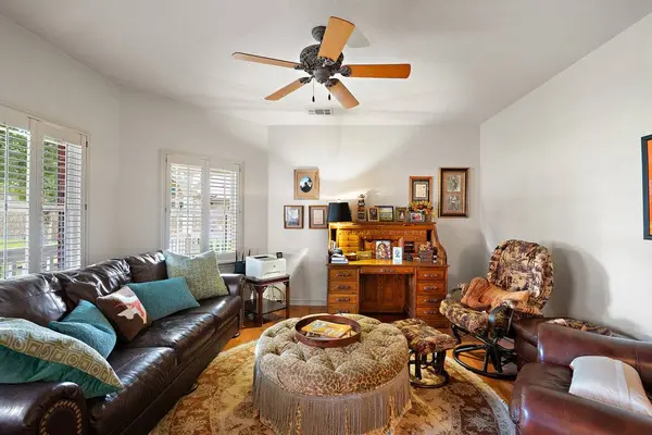 104 River Ranch Rd, Kingsland, TX 78639-4363