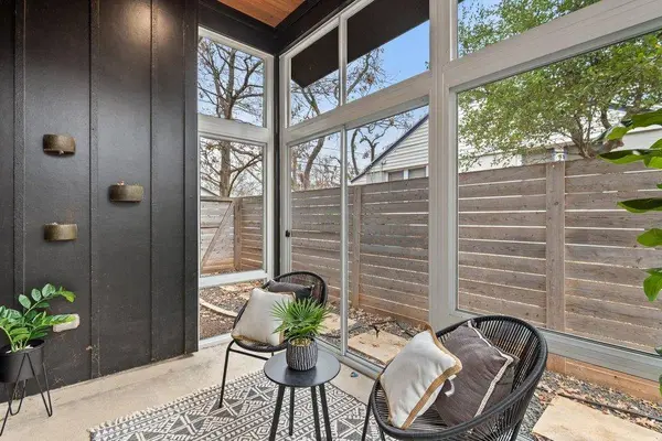 928 E 53rd 1/2 ST #1, Austin, TX 78751