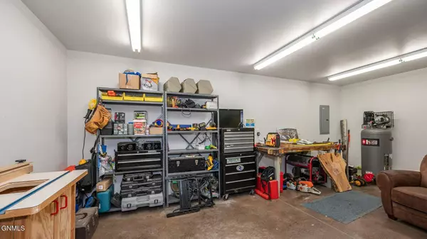 2804 Morrison AVE, Bismarck, ND 58504