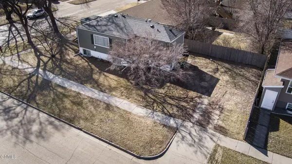 830 N 17th ST, Bismarck, ND 58501