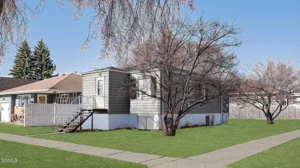 830 N 17th ST, Bismarck, ND 58501