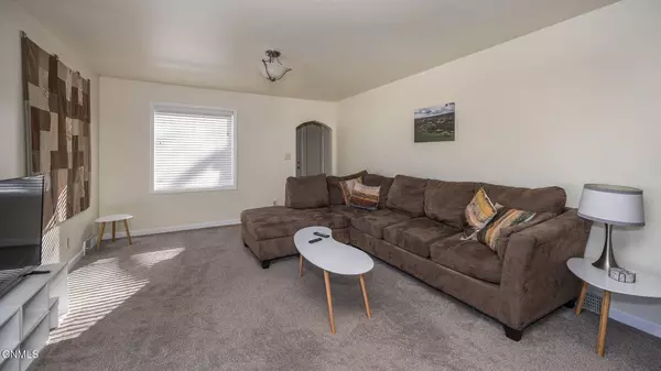 830 N 17th ST, Bismarck, ND 58501