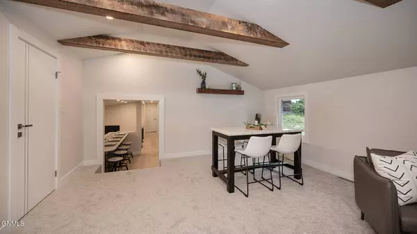 1024 Crescent LN, Bismarck, ND 58501