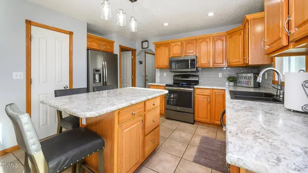 6235 Apple Creek DR, Bismarck, ND 58504