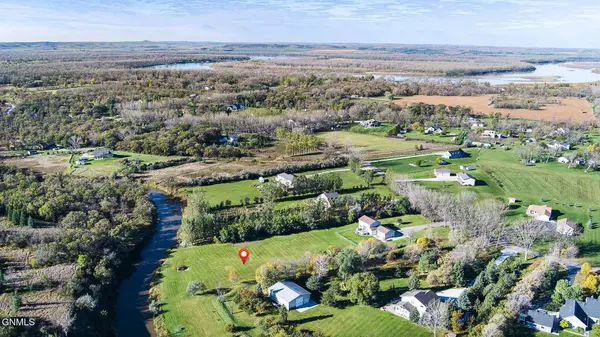 6235 Apple Creek DR, Bismarck, ND 58504