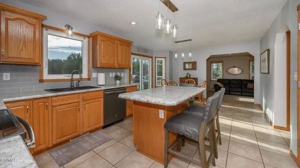 6235 Apple Creek DR, Bismarck, ND 58504