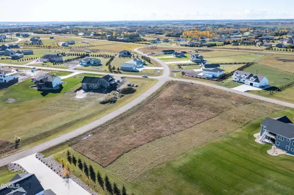 7120 Shoal DR, Bismarck, ND 58503