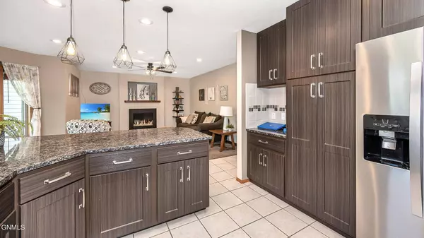 2920 Remuda DR, Bismarck, ND 58503