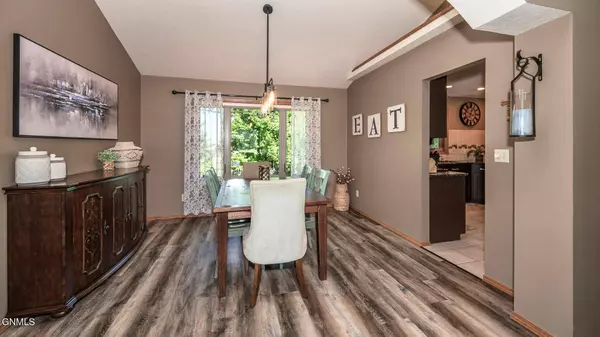 2920 Remuda DR, Bismarck, ND 58503