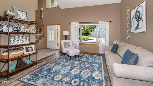 2920 Remuda DR, Bismarck, ND 58503