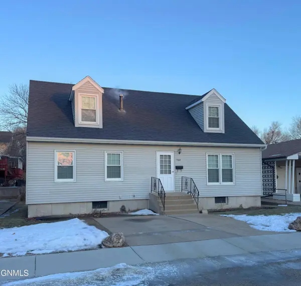 508 1st AVE NE, Mandan, ND 58554