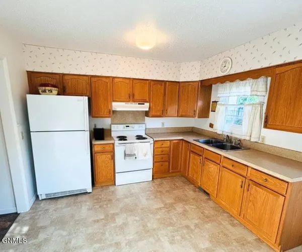 508 1st AVE NE, Mandan, ND 58554