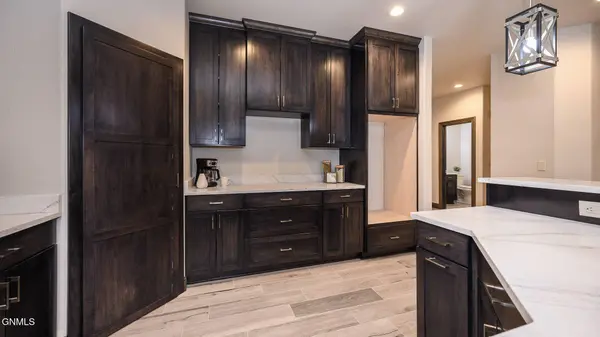 100 W Broadway AVE, Bismarck, ND 58501