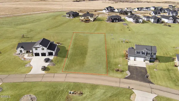 3215 Link DR, Bismarck, ND 58503