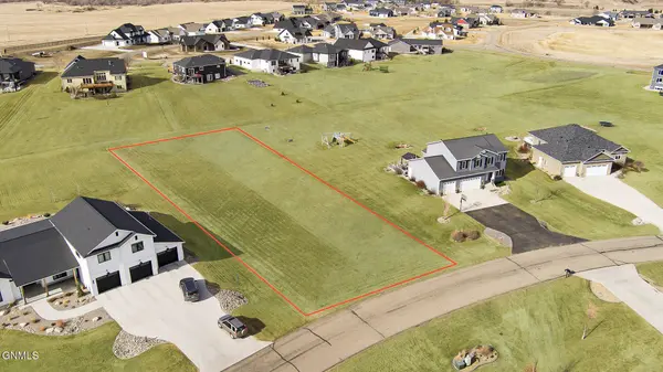 3215 Link DR, Bismarck, ND 58503