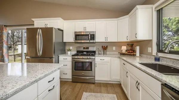 3532 Kingsford DR, Bismarck, ND 58504