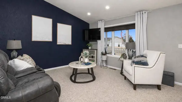 2245 Lacorte LOOP, Bismarck, ND 58503