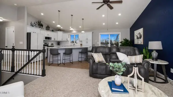 2245 Lacorte LOOP, Bismarck, ND 58503