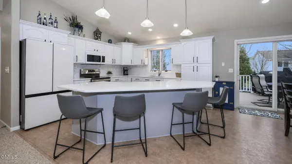 2245 Lacorte LOOP, Bismarck, ND 58503