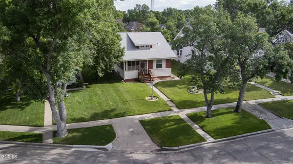 512 W Broadway AVE, Bismarck, ND 58501