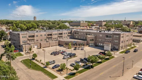 100 W Broadway AVE