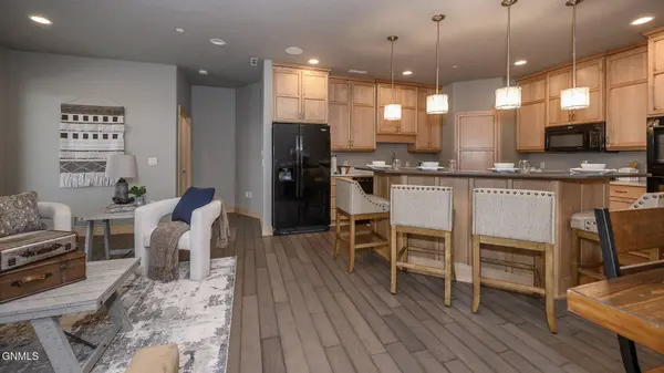 100 W Broadway AVE, Bismarck, ND 58501