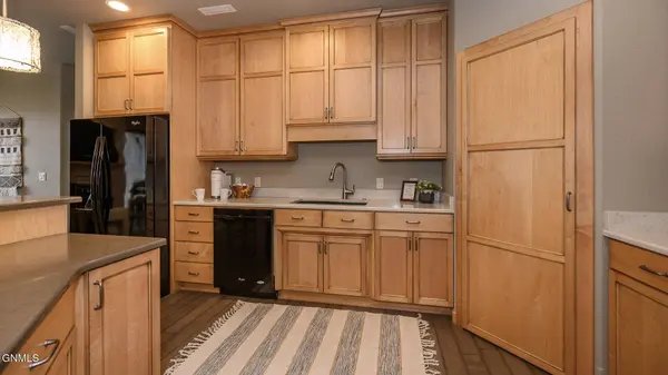 100 W Broadway AVE, Bismarck, ND 58501